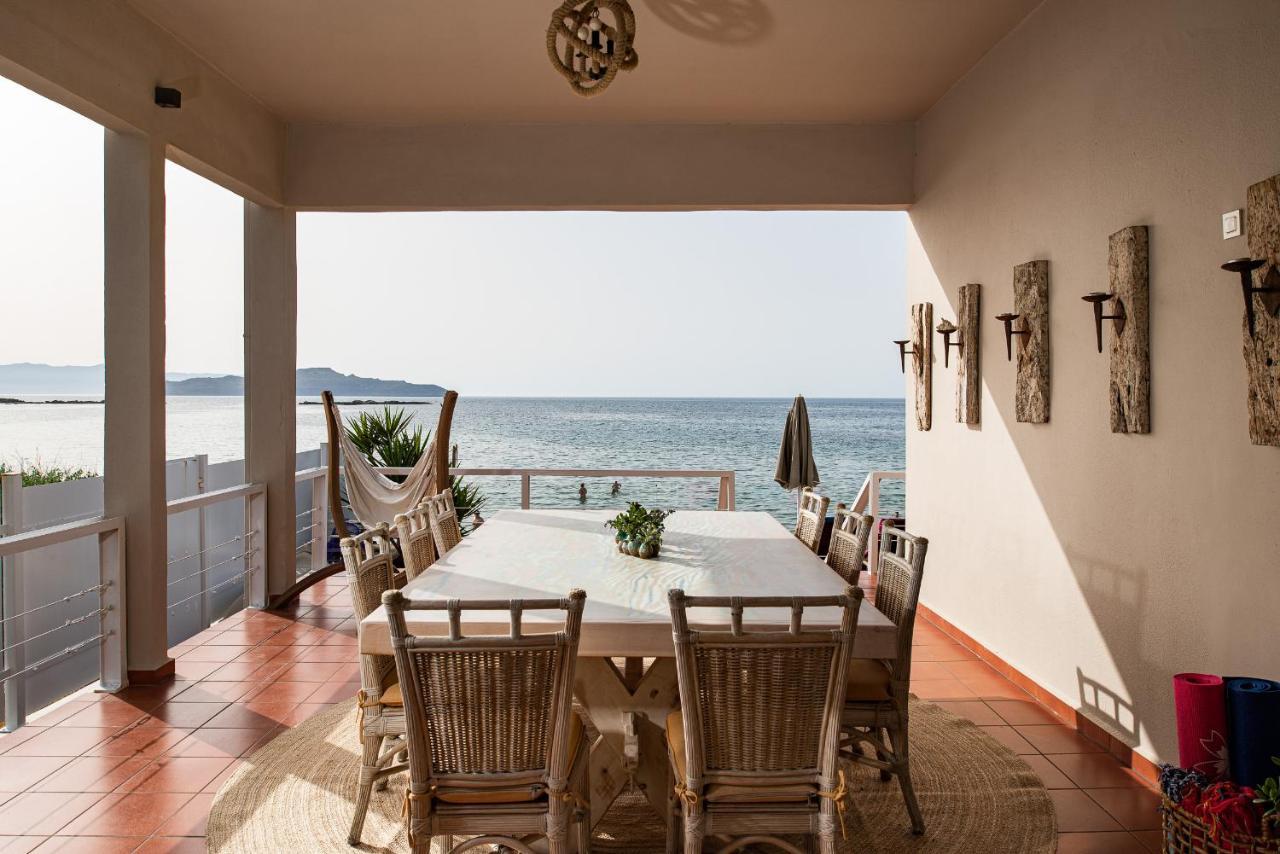 Domus Aqua Villa Kato Daratso Exterior photo